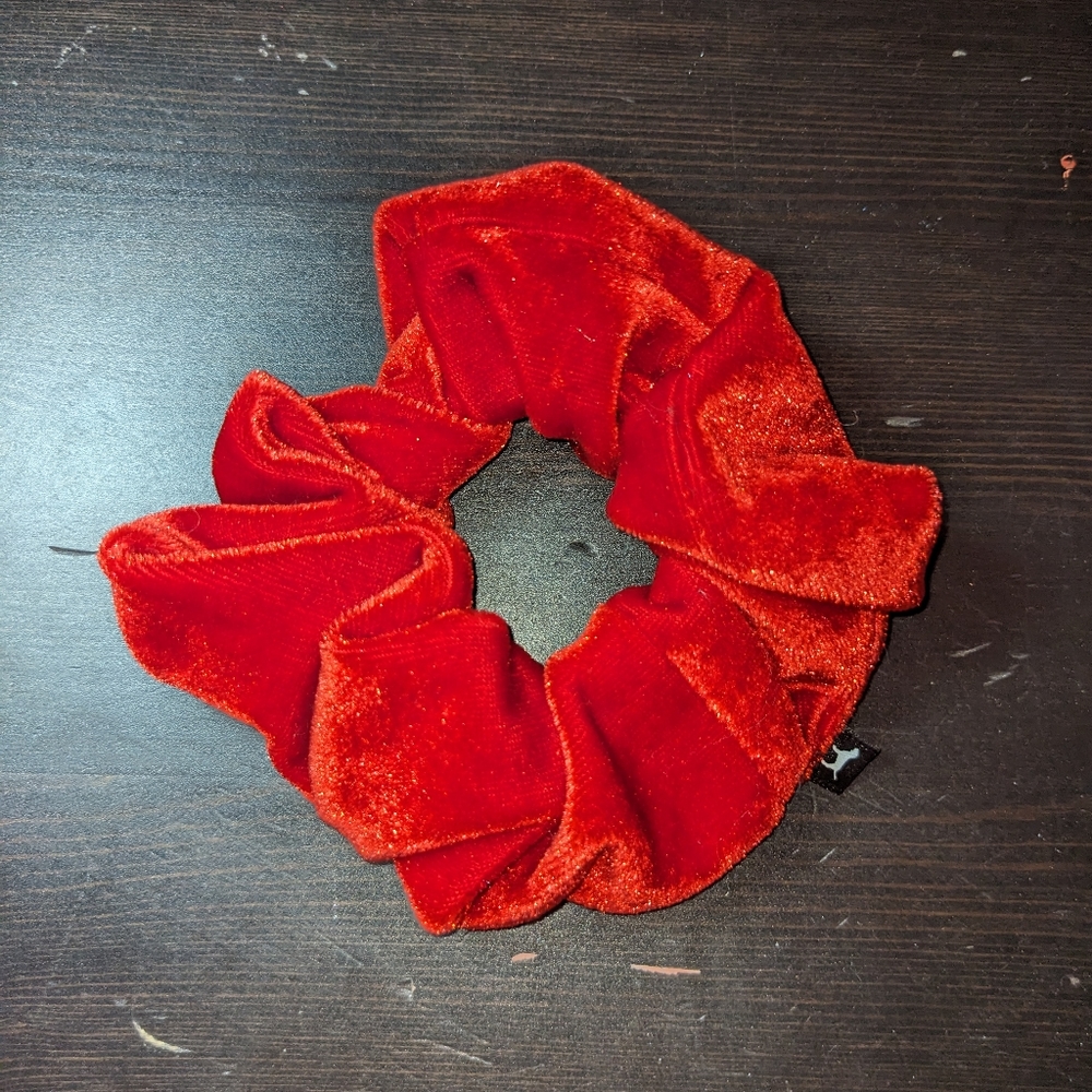 Scrunchie - red velvet
